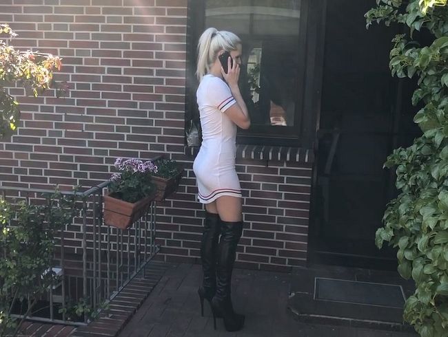 Dreister Stiefelfick mit dem Ex während Micha wartet!